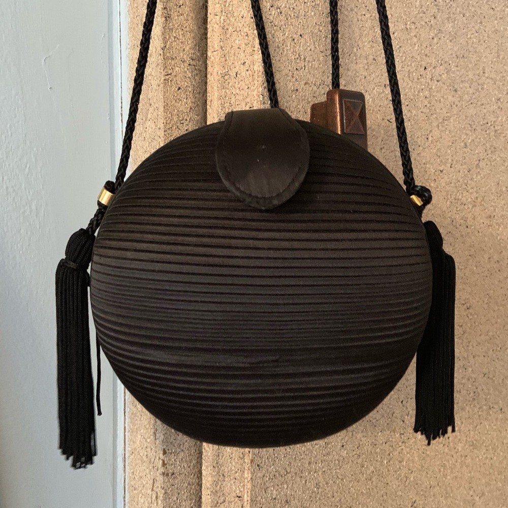 🌿🌿Unique cross body bag!🌿🌿